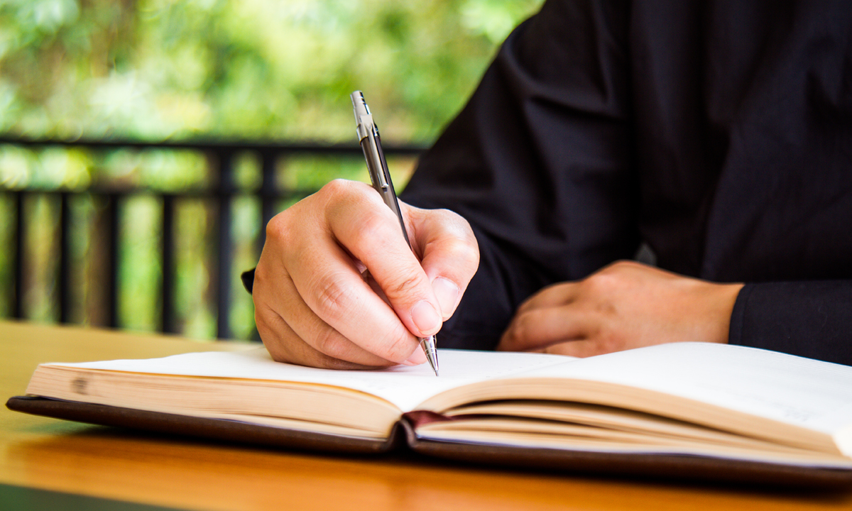 Journal and make each day your masterpiece